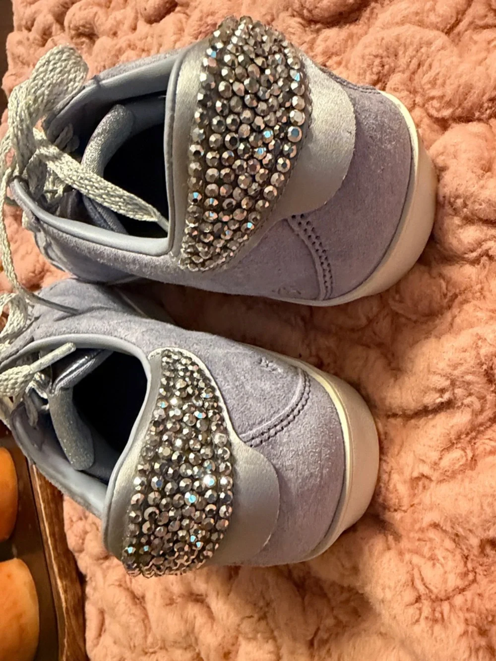 Skechers Lavender Suede Sneakers with Pink Star Accent/New without tag